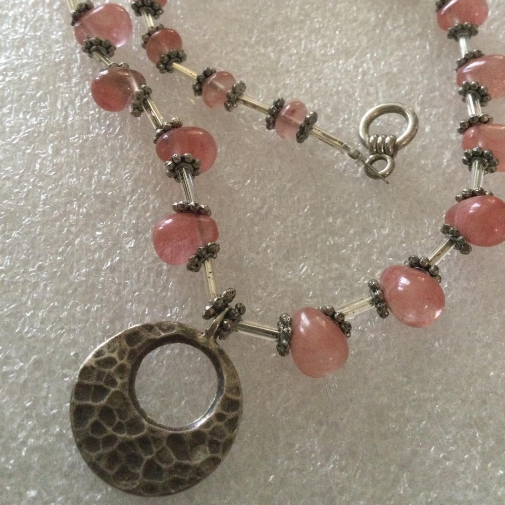 Pink graduated teardrop necklace